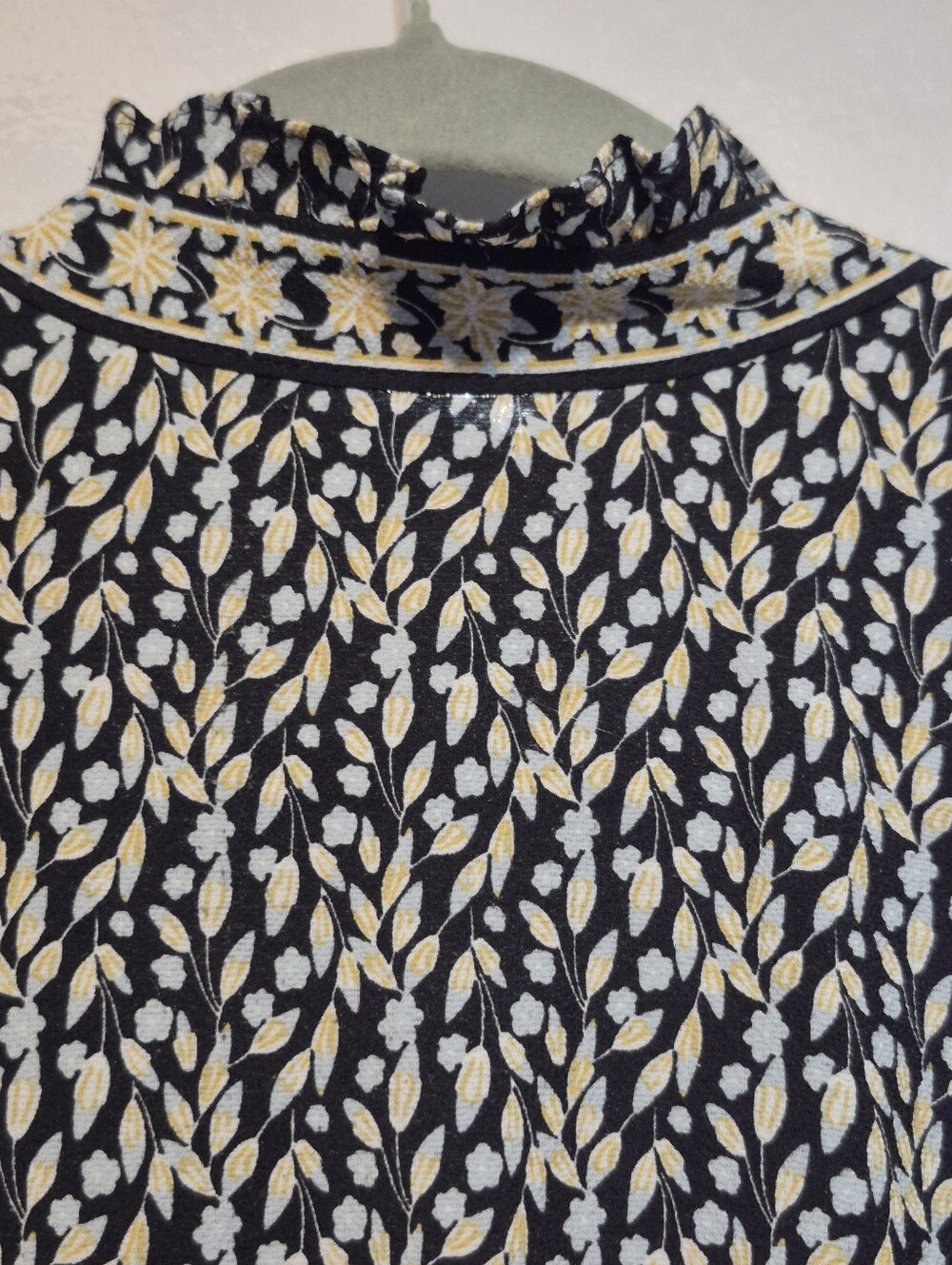 Max Studio Black and Cream Printed Long-Sleeve Maxi Dress - Picture 6 of 9